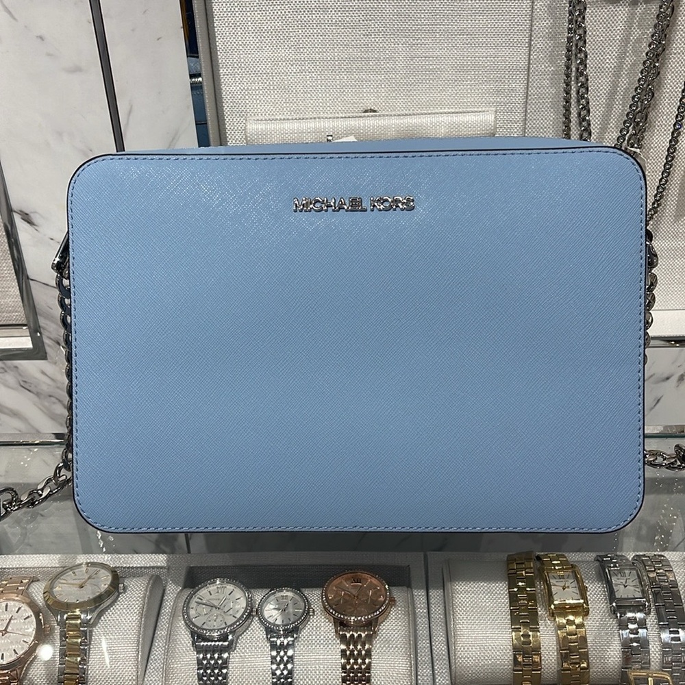 MICHAEL KORS Jet Set Large Saffiano Leather Crossbody Bag
LIGHT SKY
NWT - Picture 13 of 16